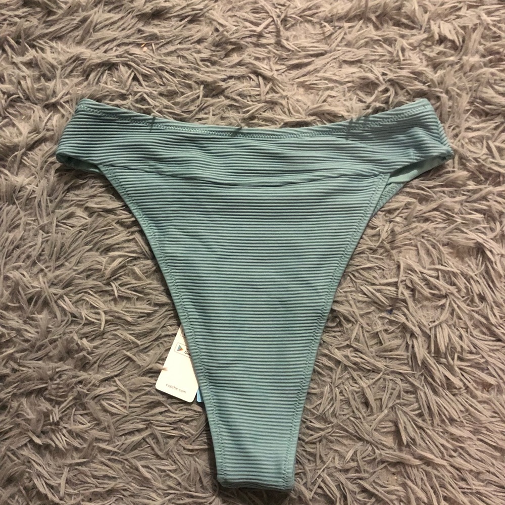 Blue Bikini - Picture 4 of 6